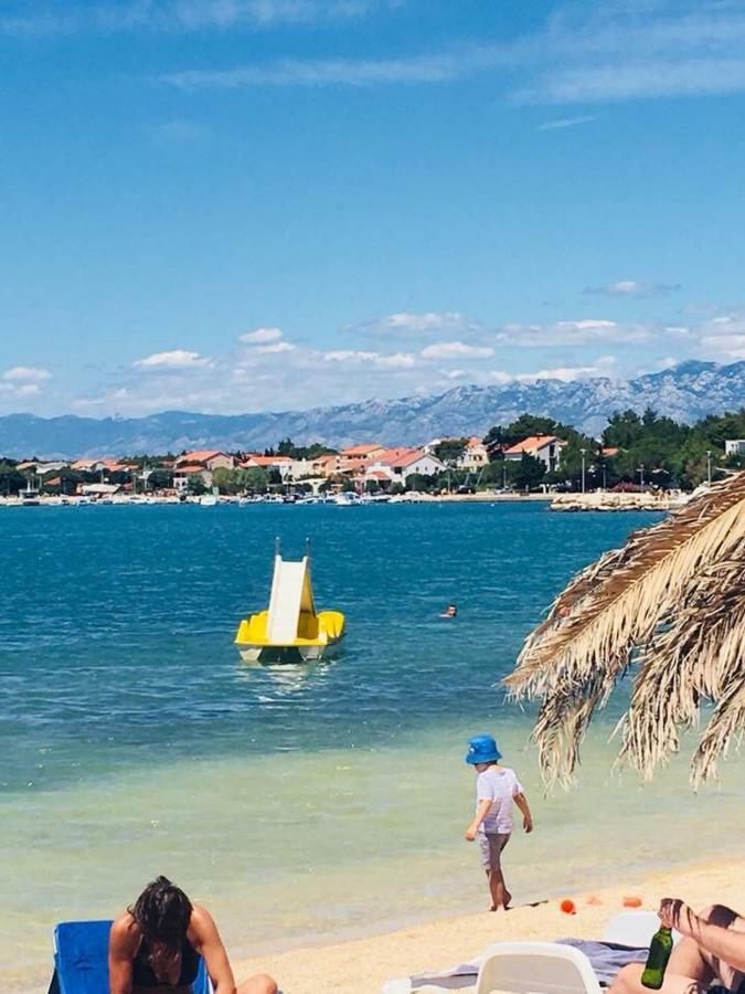 Milutinov Dvor Apartments Vrsi Bagian luar foto