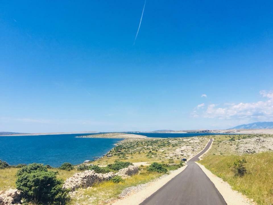 Milutinov Dvor Apartments Vrsi Bagian luar foto